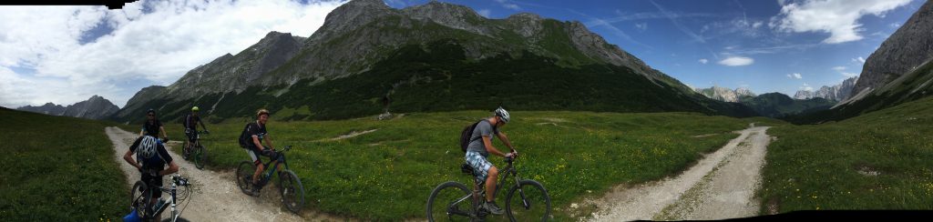 Den AlpenX im Visier: Born2.Bike im Karwendel