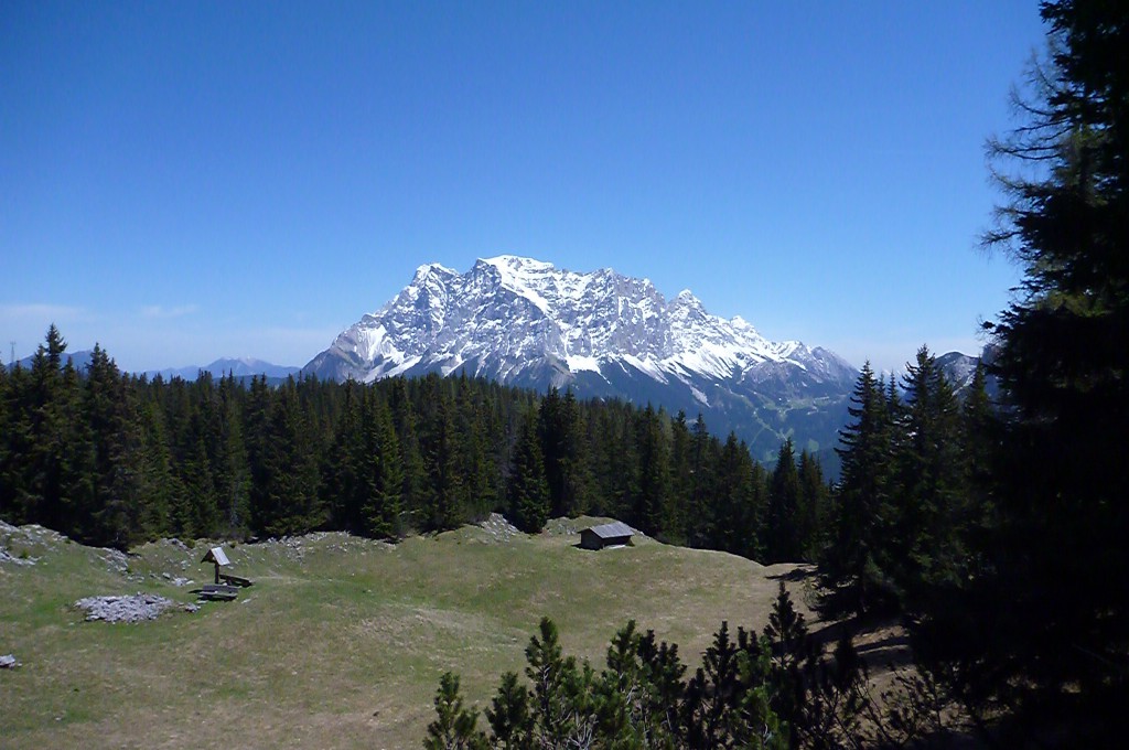 Auch im Mai noch schneebedeckt: die Zugspitze