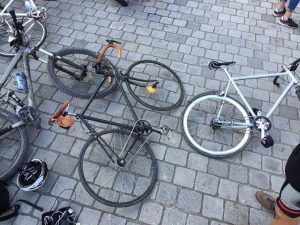 Zwei Born2.Bike Eigenbauten im Einsatz